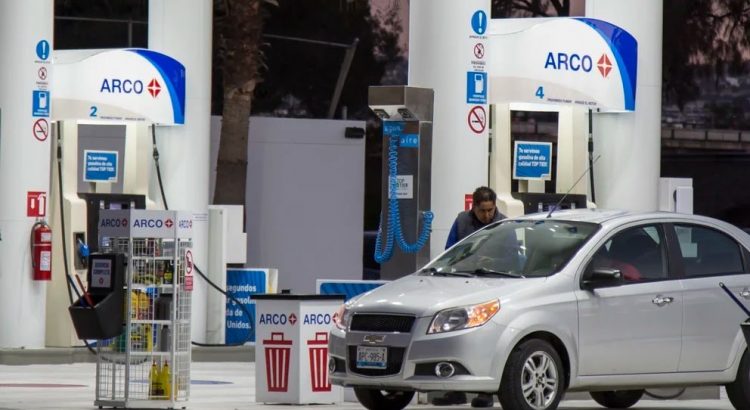 Precio mundial de la gasolina obligó a Hacienda a aumentar las medidas de contención en México
