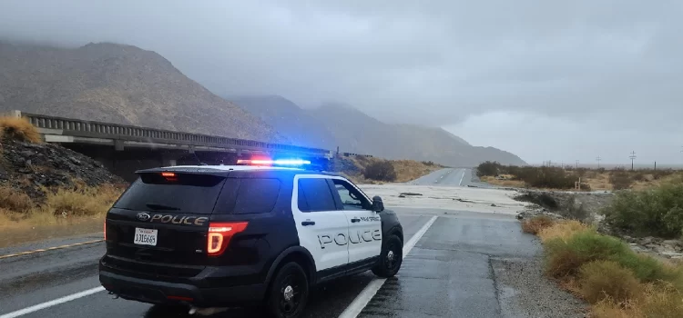 Bomberos de Phoenix envían especialistas en rescate acuático ante amenaza de inundaciones por tormenta Hilary