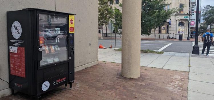 Máquinas expendedoras en Washington D.C. ofrecen suministros para combatir la epidemia de opioides