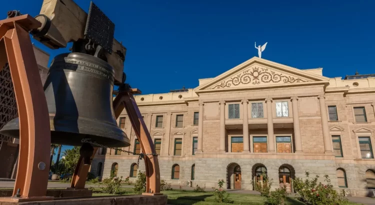 Tribunal de apelaciones abre la puerta a desafío legal contra ley antiaborto de Arizona