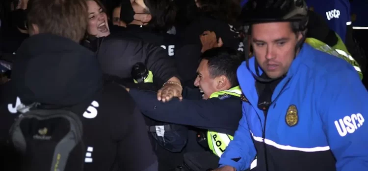 Disturbios frente al Comité Nacional Demócrata durante protesta por conflicto Israel-Gaza