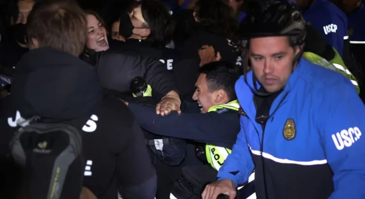 Disturbios frente al Comité Nacional Demócrata durante protesta por conflicto Israel-Gaza