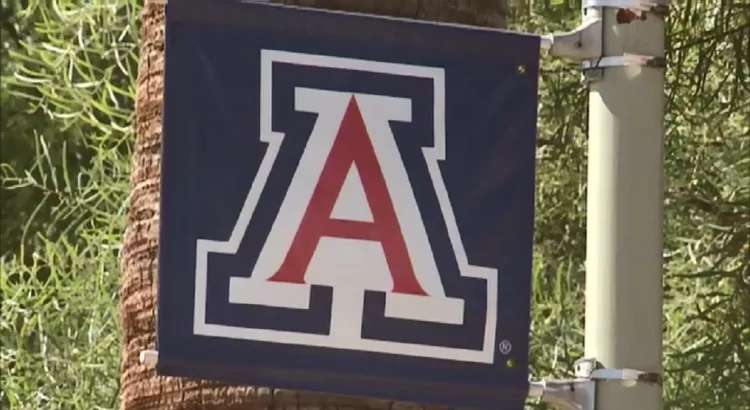 Universidad de Arizona enfrenta desafíos financieros: No habrá licencias, pero posibles recortes en ayuda basada en el mérito