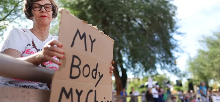 La Corte Suprema de Arizona analiza histórica prohibición del aborto