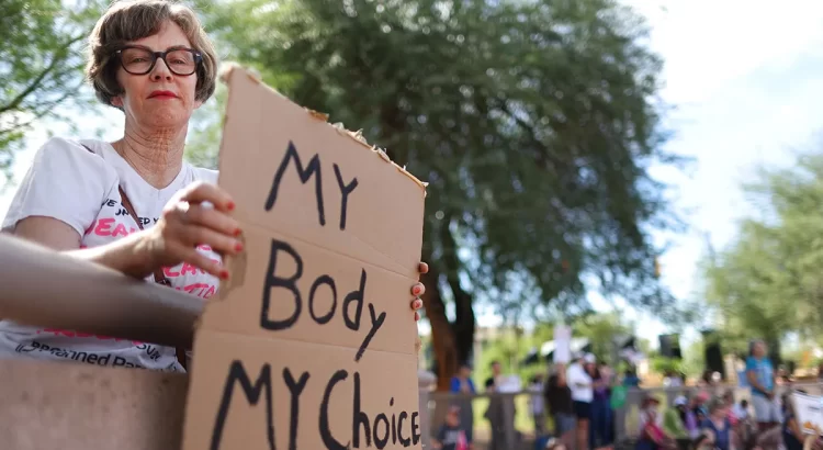 La Corte Suprema de Arizona analiza histórica prohibición del aborto