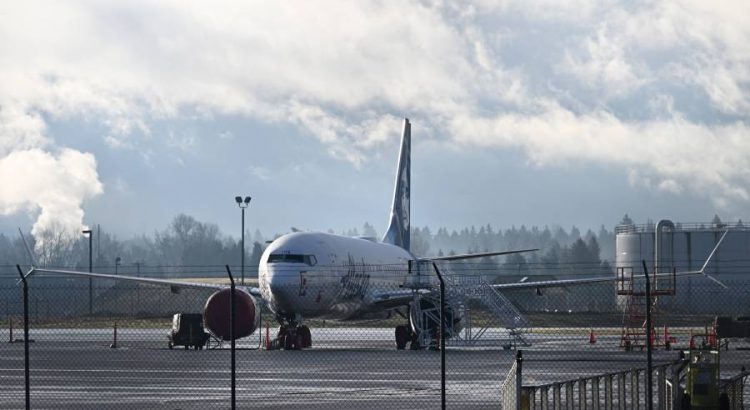 Reguladores federales aprueban vuelos de Boeing 737 Max 9 tras incidente en vuelo