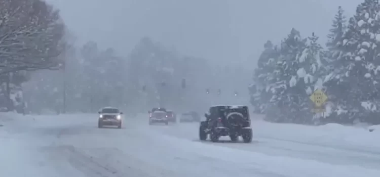 Actualización sobre cierres de autopistas y recomendaciones para conducir durante tormentas invernales