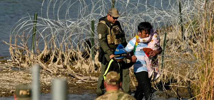 Juez federal cuestiona ley fronteriza de Texas y advierte sobre fragmentación legal en EE. UU.