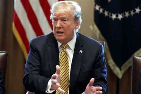 Donald Trump calcula aranceles del 25% a autos en abril Donald Trump calcula aranceles del 25% a autos en abril