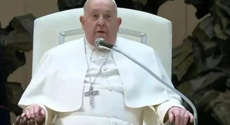 El papa Francisco es hospitalizado en Roma por una bronquitis El papa Francisco es hospitalizado en Roma por una bronquitis