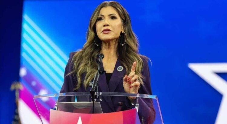 Trump envía a la secretaría de seguridad interior de EU a El Salvador, Colombia y México