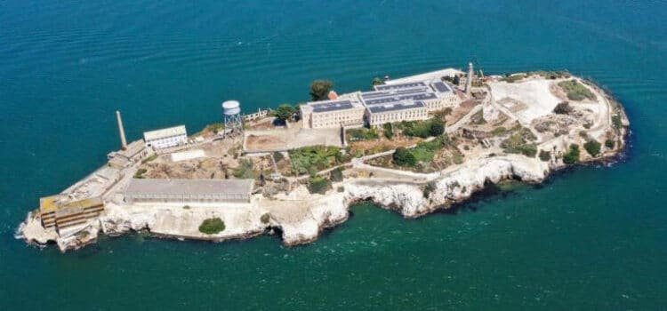 Donald Trump ordena reabrir la prisión de Alcatraz