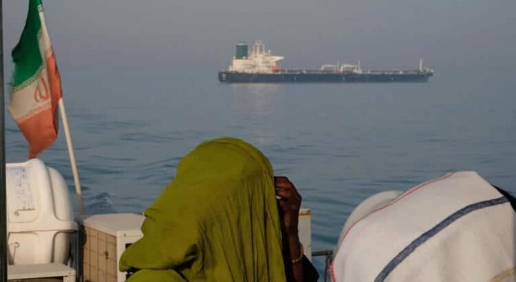 Dos barcos petroleros colisionan en mar Omán