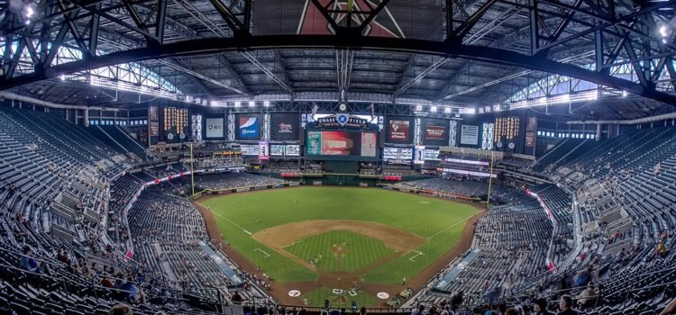 El gobernador de Arizona firma un proyecto de ley de 500 millones de dólares para mejorar el Chase Field
