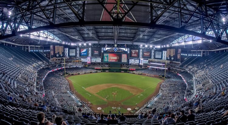 El gobernador de Arizona firma un proyecto de ley de 500 millones de dólares para mejorar el Chase Field