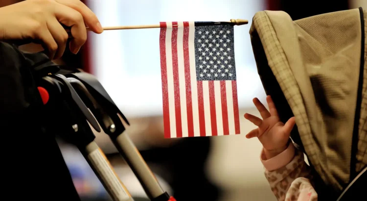 Corte bloquea orden de Trump: hijos de inmigrantes mantienen ciudadanía en Arizona