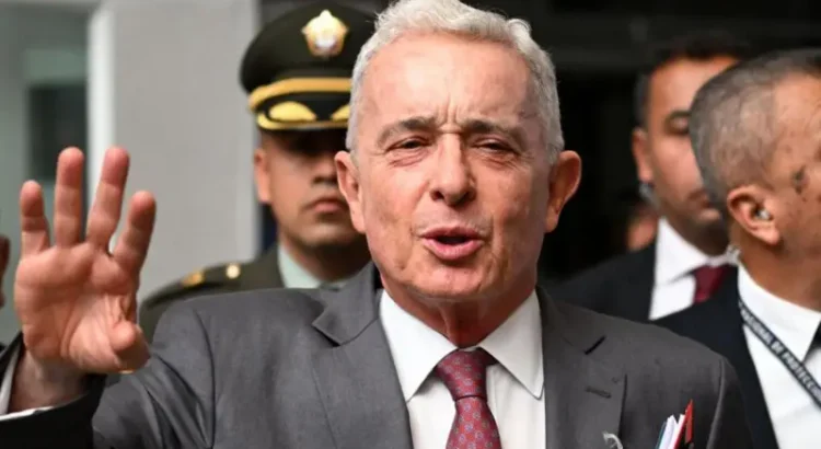 Álvaro Uribe: declaran culpable al expresidente de Colombia de los delitos de soborno a testigos y fraude procesal Álvaro Uribe: declaran culpable al expresidente de Colombia de los delitos de soborno a testigos y fraude procesal