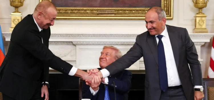 Azerbaiyán y Armenia firman un histórico acuerdo de paz en la Casa Blanca con la mediación de Trump
