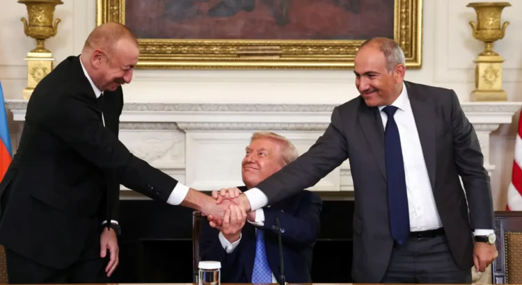 Azerbaiyán y Armenia firman un histórico acuerdo de paz en la Casa Blanca con la mediación de Trump Azerbaiyán y Armenia firman un histórico acuerdo de paz en la Casa Blanca con la mediación de Trump