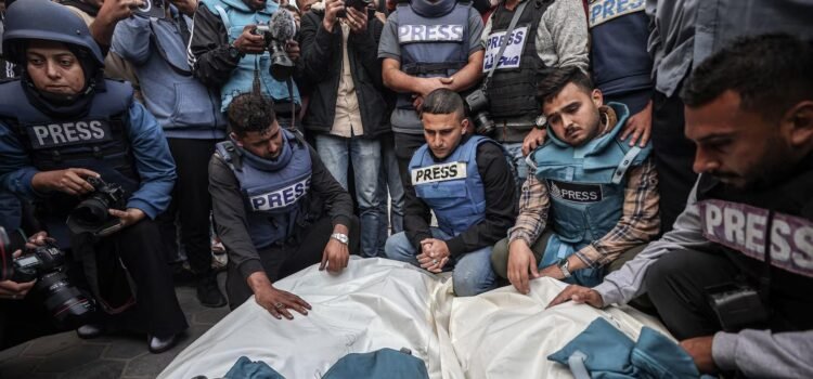 Comunidad internacional indignada por asesinato de seis periodistas en Gaza