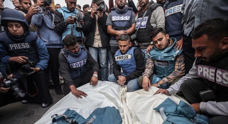 Comunidad internacional indignada por asesinato de seis periodistas en Gaza Comunidad internacional indignada por asesinato de seis periodistas en Gaza