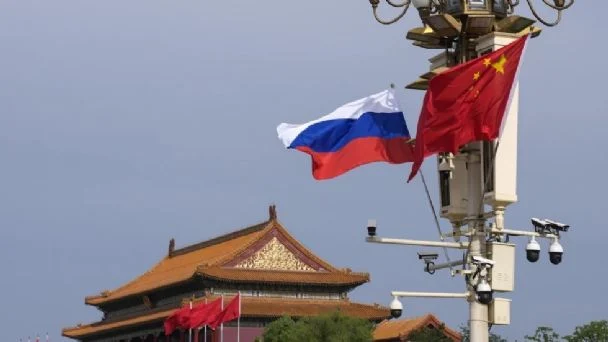 China rechaza las demandas de Estados Unidos de dejar de comprar petróleo ruso e iraní