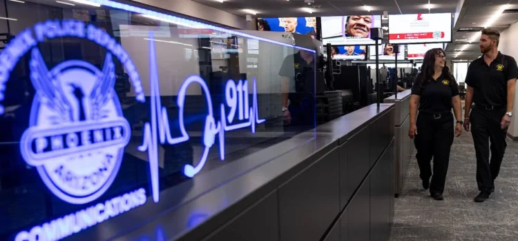 La Policía de Phoenix inaugura un nuevo centro de comunicaciones de última generación