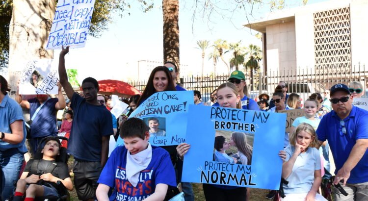 Los niños discapacitados de Arizona afectados por ley de impuestos de Trump Los niños discapacitados de Arizona afectados por ley de impuestos de Trump