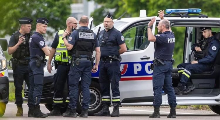 Un hombre acuchilla a cinco personas en Marsella y muere tiroteado por la Policía Un hombre acuchilla a cinco personas en Marsella y muere tiroteado por la Policía