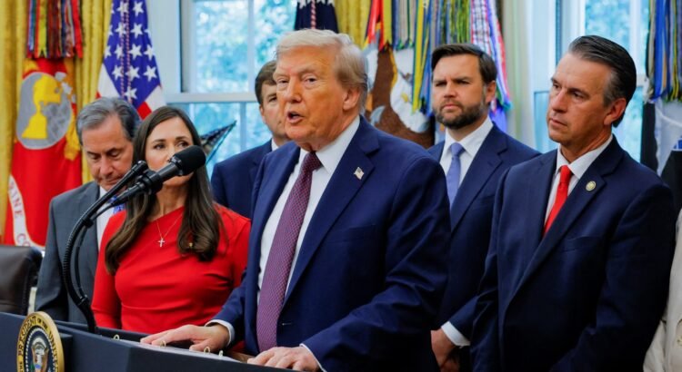 EU ataca embarcación en el Caribe y mata a 11; eran narcos del Tren de Aragua, dice Trump