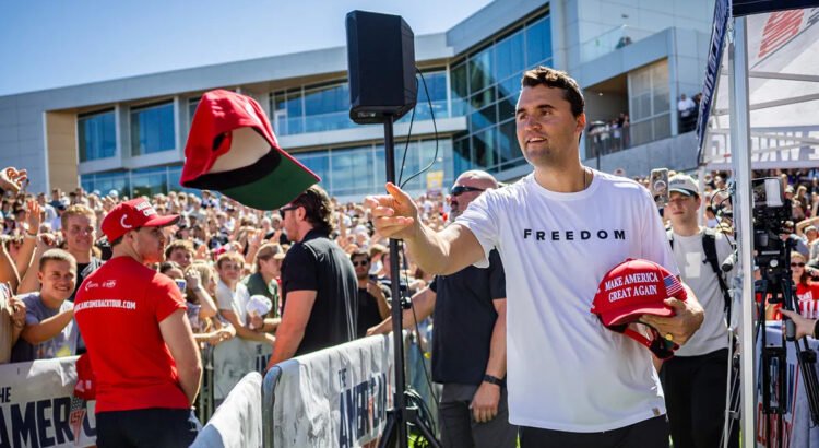 Asesinan a Charlie Kirk, activista conservador aliado de Trump.