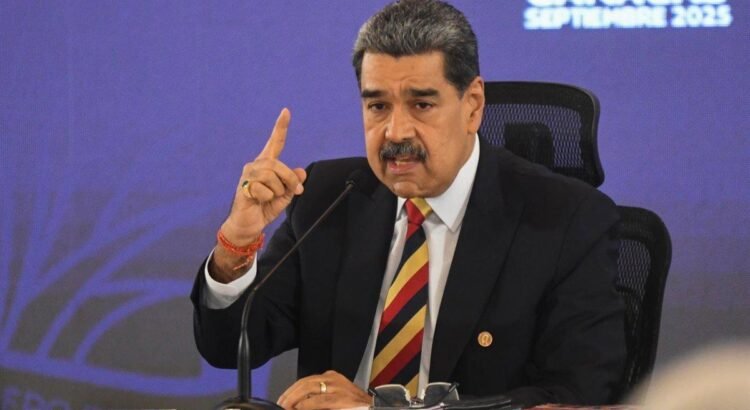 Maduro amenaza con “lucha armada” si agreden a Venezuela Maduro amenaza con “lucha armada” si agreden a Venezuela