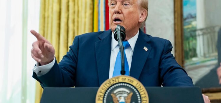 Trump no descarta buscar un tercer mandato