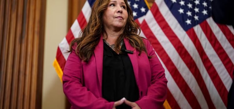 Arizona presenta una demanda para obligar al presidente de la Cámara a confirmar a la demócrata Adelita Grijalva