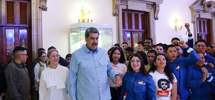 Maduro afirma que “no van a poder con Venezuela” y evita hablar sobre el Cartel de los Soles