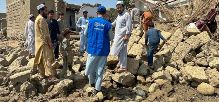 Al menos 27 muertos tras un terremoto de magnitud 6.3 en el norte de Afganistán