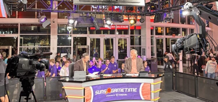 Los Phoenix Suns ofrecen a los estudiantes una perspectiva sobre la transmisión deportiva